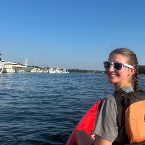 Meet your Posher, Elizabeth